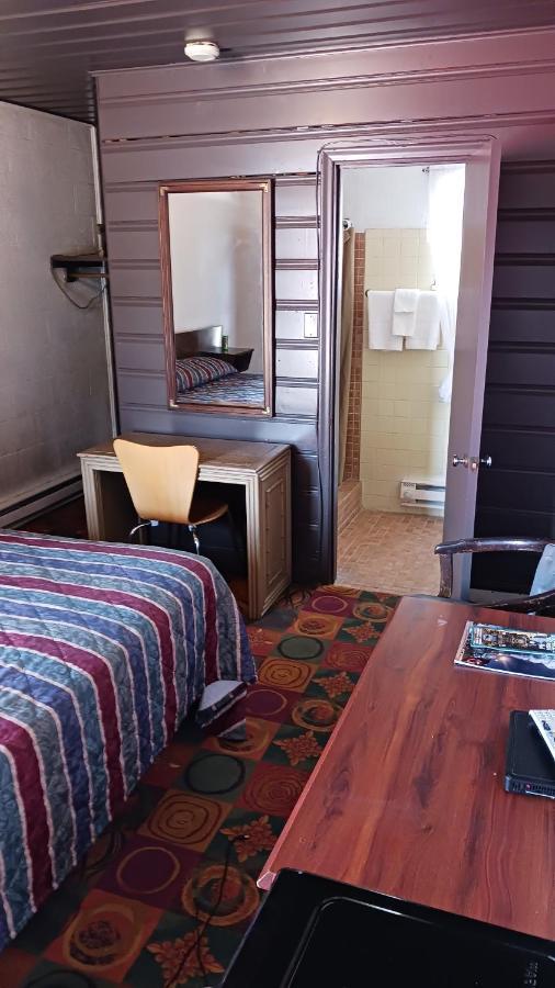 White Pine Motel Эли Экстерьер фото